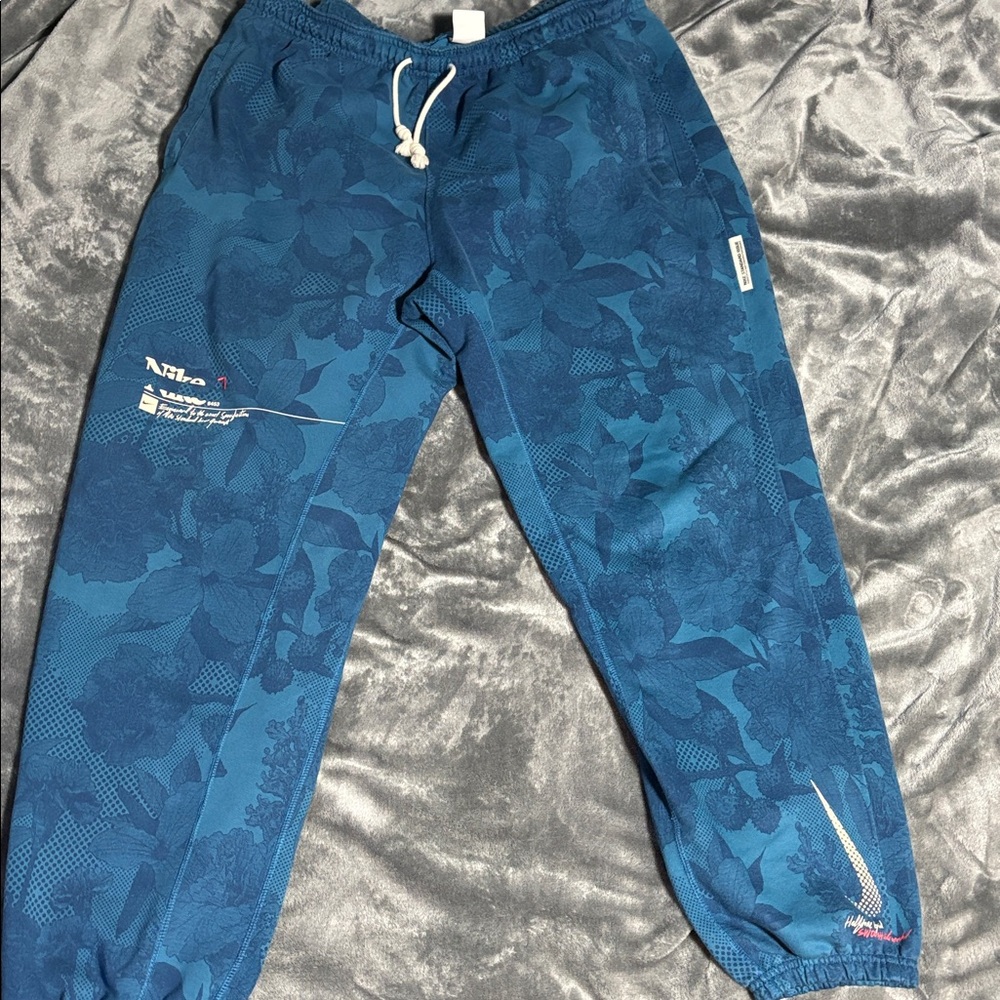 Nike Blue Floral Patterned sweatpants